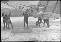 [de Havilland 'Gypsy Moth' aircraft CF-AGD at] Cominco Air School, Creston, B.C. 1930 1930