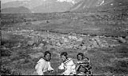 Filles autochtones, Pangnirtung, T.N.-O 1936