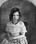 Jeune fille non-identifiée possiblement des familles de Saint-Ours ou de Salaberry vers 1848-1850