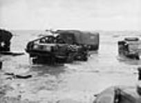 Équipement démoli, sur la plage, débarquement du jour J 6 juin 1944