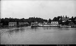 Steamers "Medora" & "Kenozha" in dock, Muskoka Lakes ca. 1907