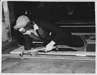Cutting steel plate [graphic material] 1942-1943