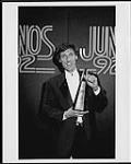 George Fox qui reçoit le prix Juno du meilleur chanteur country de l'année, en 1992 1992