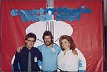 Tim Taylor, Dieter Boehme et Anita Perras le 10 septembre lors de la Semaine de la musique country 1987, Vancouver, Colombie-Britannique 10 septembre 1987