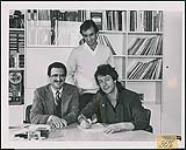 The lead singer and songwriter for Chrysalis Records band Refugee, signs a co-publishing agreement with Big Mercedes Songs and Unichappell Music [entre 1986-1987].