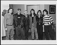 From left to right: Producer David Malloy, BMG's Cameron Carpenter, Mindy McCready, BMG's Jill Snell, BMG's Shelley Snell and BNA's Debbie Schwartz [entre 1990-2000]