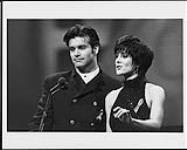 Le compositeur-interprète Roch Voisine et la chanteuse country Michelle Wright aux Junos de 1992 1992.
