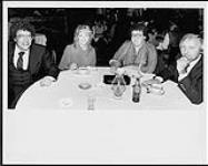 Nevin Grant, Janice Novak, Heather Grant and John Novak of CKOC Radio [entre 1968-1975].