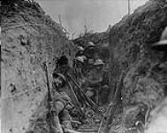 Canadian Troops in a Communication Trench. September, 1916. Sep., 1916.