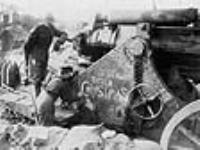 Un obusier à charge lourde dans la Somme Novembre 1916