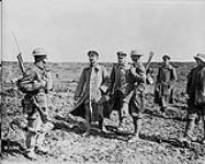 Bringing in German officers. - Vimy Ridge. April 1917  Apr., 1917.