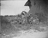 A Boche gun limber abandoned during their retreat near Lens. September, 1917. Sep., 1917.