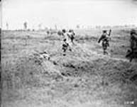 Canadians advancing. Advance East of Arras. September, 1918  Sept., 1918
