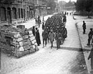 German prisoners passing through Arras. Advance East of Arras. August, 1918. August 1918.