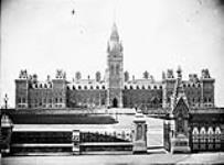 (Parliament Buildings) Centre Block - old  [between 1877-1880].