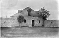 Bastion - Lower Fort Garry. 1914.