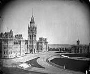 (Parliament Buildings) Centre Block. [1859 - 1916].