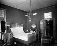[Bedroom] Hotel Roberval, Roberval, P.Q n.d.