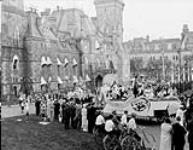 Pageant passing through Parliament Grounds July 1927