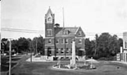 Post Office and War Memorial, Mitchell, Ont. 1923 - 1924