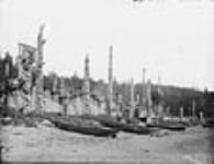 [Skidegate Indian Village of the Haida tribe in the Queen Charlotte Islands] Juillet 1878