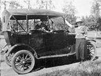 [Ford automobile, c. 1918]. ca. 1918