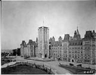 (Construction) Erection of Parliament Buildings, Ottawa, Ont 4 June 1924