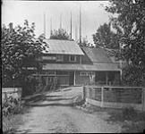 [Riverside Inn, Vancouver Island?, B.C., c. 1910] [ca. 1910]