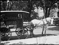 Delivery wagon, Canada Bread, Avenue Road. 4 July 1947