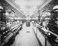 [Interior of a restaurant showing a soda fountain, Toronto, Ont., c. 1920-1930.].