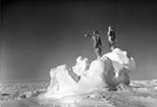 [Eskimos, Padlei region, N.W.T., 1949-50.]. 1949-1950.