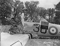 Plane crash - Harvard aircraft. Centre Lake, Ontario, 24 June 1942. 24 June 1942