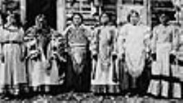Group of Inuit women. 1909