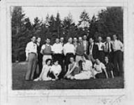 Membres d'une association de travailleurs et de fermiers canado-allemands, section de Vancouver, à un pique-nique Vers 1928