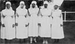Probably nursing personnel of the Anglo Russian Hospital. c 1916