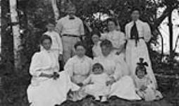 Abercrombie Worthington & Family, Maplehurst, Muskoka Lakes. ca. 1907