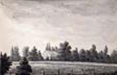 Vue d'une maison entourée d'arbres et de deux clôtures après 1823