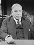 Le très honorable W.L. Mackenzie King, premier ministre du Canada de 1921 à 1930 et de 1935 à 1948. vers aout 1942