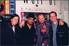Barbara Sedun et Michael McCary de EMI Music Publishing, au lancement de l'album d'Orin Isaacs avec Orin Isaacs et Mike Bullard. [entre 1999-2000].