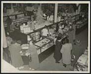 [Christmas shopping, Regina, Saskatchewan, 1950s]. ca. 1950