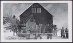 [Innu on the move]. [between 1925-1940]