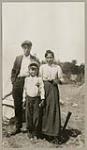 [Anishinaabe family]. 1920