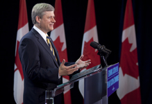 [Prime Minister Stephen Harper announces a $44 million rebuild of the Canadian customs plaza at the Sault Ste. Marie International Bridge in Sault Ste. Marie, Ontario] 2 September 2009