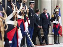 [Prime Minister Stephen Harper departs the Palais de l'Élysée in Paris, France] 7 June 2012
