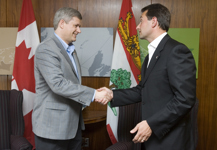 [Prime Minister Stephen Harper meets with Prince Edward Island Premier Robert Ghiz at the premier's office in Charlottetown, Prince Edward Island] 1 August 2007