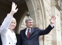 [Prime Minister Stephen Harper and his wife Laureen Harper bid farewell to Mexican President Felipe Calderón and his wife Margarita Zavala, First Lady of Mexico] 27 May 2010