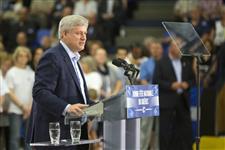 [Prime Minister Stephen Harper delivers remarks during a Saint-Jean-Baptiste Day celebration at Centre Caztel in Quebec] 24 June 2015