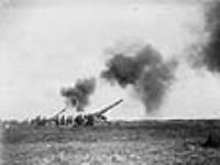 Firing a naval gun behind Canadian lines Apr. 1917