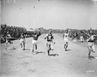 (Races) The finish of the 100 yards dash. - Canadian Sports. June, 1918 June 1918.