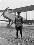Major D.R. MacLaren with D.H.9 aircraft `Leicester' presented to Canada by the Imperial Air Fleet Committee 21 Jan. 1919